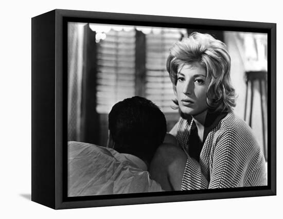 L'AVVENTURA, 1960 directed by MICHELANGELO ANTONIONI Gabriele Ferzetti / Monica Vitti (b/w photo)-null-Framed Stretched Canvas