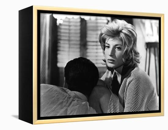 L'AVVENTURA, 1960 directed by MICHELANGELO ANTONIONI Gabriele Ferzetti / Monica Vitti (b/w photo)-null-Framed Stretched Canvas