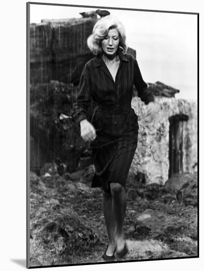 L'Avventura, Monica Vitti, 1960-null-Mounted Photo