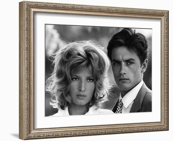 L'eclipse by Michelangelo Antonioni with Alain Delon and Monica Vitti, 1962 (b/w photo)-null-Framed Photo