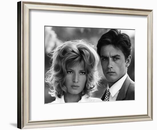 L'eclipse by Michelangelo Antonioni with Alain Delon and Monica Vitti, 1962 (b/w photo)-null-Framed Photo