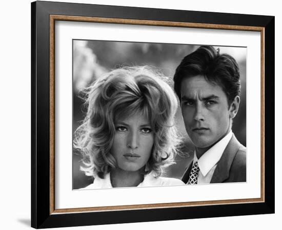 L'eclipse by Michelangelo Antonioni with Alain Delon and Monica Vitti, 1962 (b/w photo)-null-Framed Photo