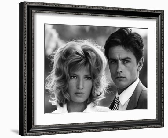 L'eclipse by Michelangelo Antonioni with Alain Delon and Monica Vitti, 1962 (b/w photo)-null-Framed Photo