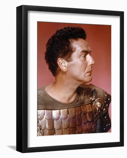 L'egyptien (THE EGYPTIAN) by Michael Curtiz with Victor Mature, 1954 (photo)-null-Framed Photo