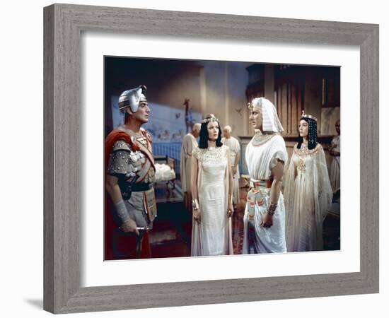 L'egyptien (THE EGYPTIAN) by Michael Curtiz with Victor Mature, Gene Tierney and Michael Wilding, 1-null-Framed Photo