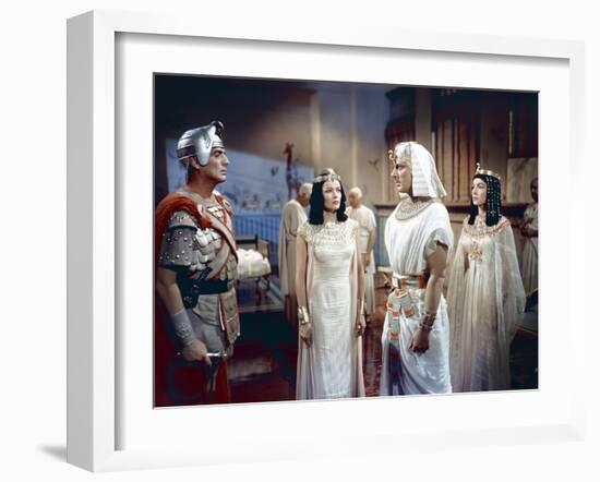 L'egyptien (THE EGYPTIAN) by Michael Curtiz with Victor Mature, Gene Tierney and Michael Wilding, 1-null-Framed Photo