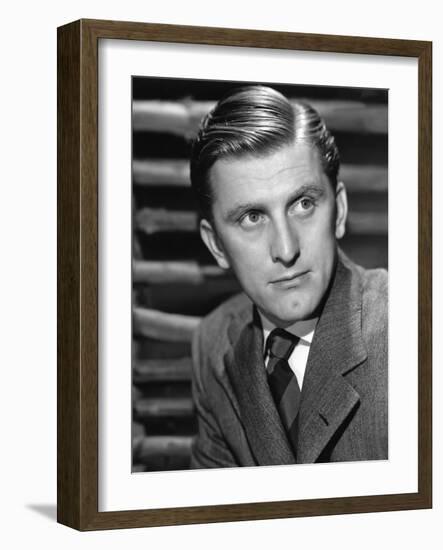 L'Emprise du crime (The Strange Love of Martha Ivers) by Lewis Milestone with Kirk Douglas, 1946 (b-null-Framed Photo