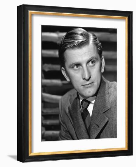 L'Emprise du crime (The Strange Love of Martha Ivers) by Lewis Milestone with Kirk Douglas, 1946 (b-null-Framed Photo