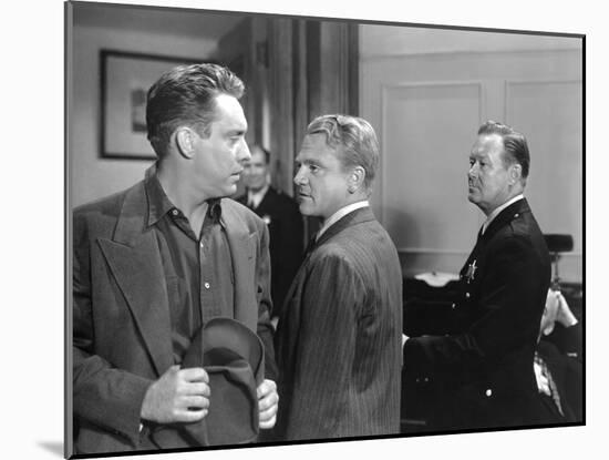 L'enfer est a lui WHITE HEAT by RaoulWalsh with Edmond O'Brien and James Cagney, 1949 (b/w photo)-null-Mounted Photo