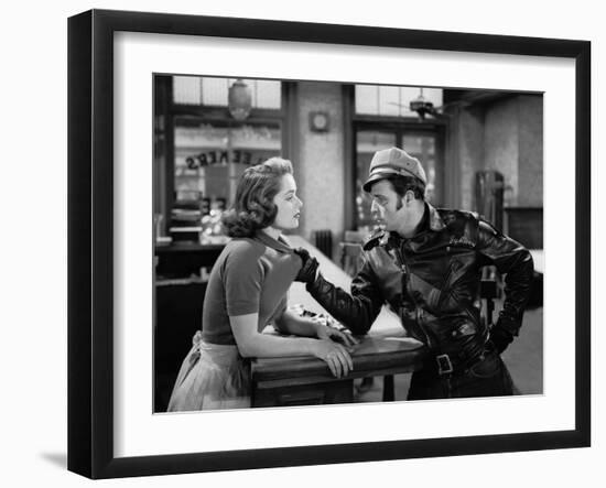 L'Equipee Sauvage THE WILD ONE by Laszlo Benedek with Marlon Brando and Mary Murphy, 1953 (b/w phot-null-Framed Photo