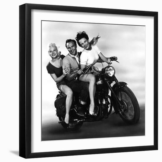 L'Equipee Sauvage THE WILD ONE by Laszlo Benedek with Marlon Brando and Mary Murphy, 1953 (b/w phot-null-Framed Photo