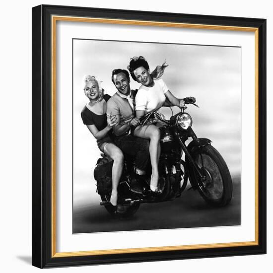 L'Equipee Sauvage THE WILD ONE by Laszlo Benedek with Marlon Brando and Mary Murphy, 1953 (b/w phot-null-Framed Photo