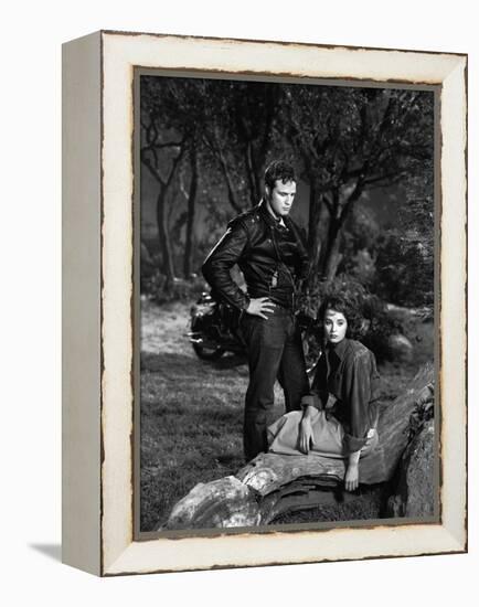 L'Equipee Sauvage THE WILD ONE by Laszlo Benedek with Marlon Brando and Mary Murphy, 1953 (b/w phot-null-Framed Stretched Canvas