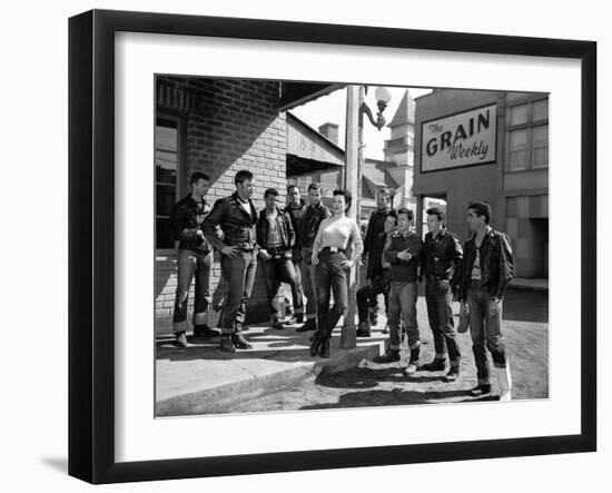 L'Equipee Sauvage THE WILD ONE by Laszlo Benedek with Marlon Brando and Yvonne Doughty, 1953 (b/w p-null-Framed Photo