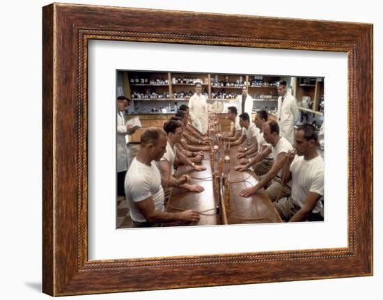 L'Etoffe des heros (The Right Stuff) by PhilipKaufman, 1983 (photo)-null-Framed Photo
