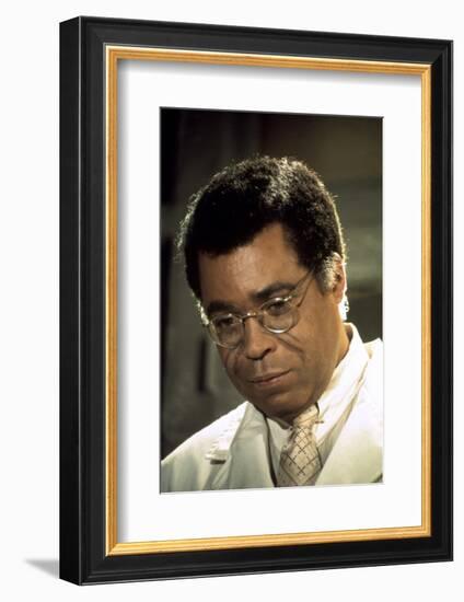 L' exorciste II l' heretique Exorcist II: The Heretic by JohnBoorman with James Earl Jones, 1977 (p-null-Framed Photo