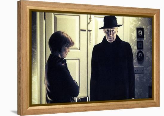 L' exorciste THE EXORCIST by William Friedkin with Ellen Burstyn and Max von Sydow, 1973 (photo)-null-Framed Stretched Canvas