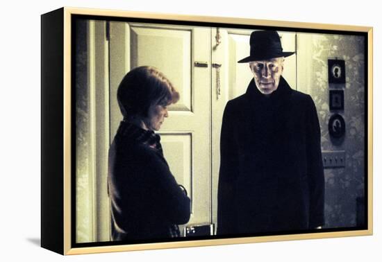 L' exorciste THE EXORCIST by William Friedkin with Ellen Burstyn and Max von Sydow, 1973 (photo)-null-Framed Stretched Canvas