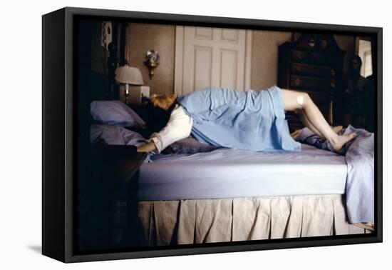 L' exorciste THE EXORCIST by William Friedkin with Linda Blair, 1973 (photo)-null-Framed Stretched Canvas