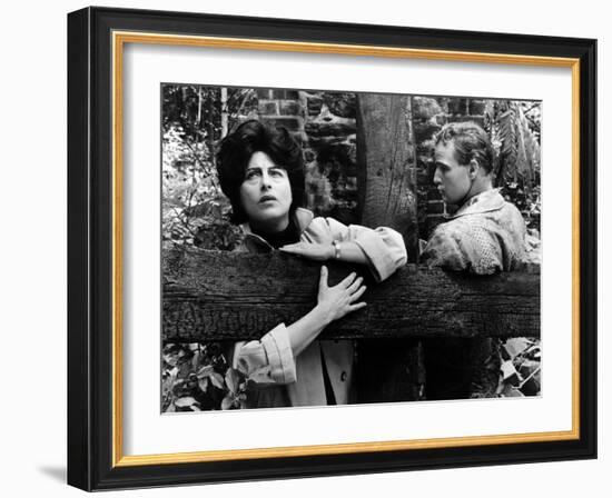 L' homme a la peau by serpent The Fugitive Kind by Sidney Lumet with Anna Magnani and Marlon Brando-null-Framed Photo