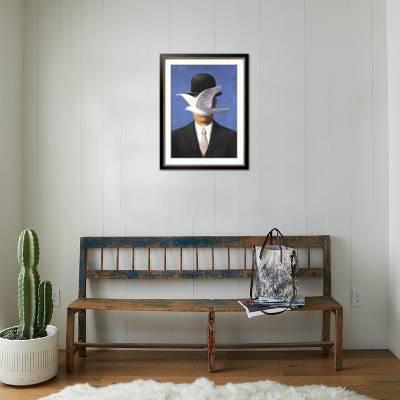 L'homme au chapeau melon (No Border)' Art Print - Rene Magritte | Art.com