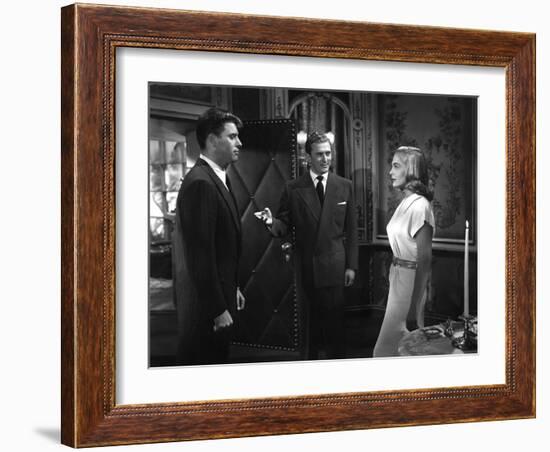 L'Homme aux abois (I Walk Alone) by Byron Haskin with Burt Lancaster, Kirk Douglas, Lizabeth Scott,-null-Framed Photo