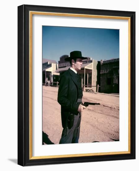 L'Homme aux colts d'or WARLOCK by EdwardDmytryk with Henry Fonda, 1959 (photo)-null-Framed Photo