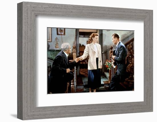 L' Homme Tranquille THE QUIET MAN by JohnFord with Barry Fitzgerald, John Wayne and Maureen O'Hara,-null-Framed Photo