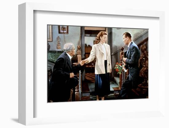 L' Homme Tranquille THE QUIET MAN by JohnFord with Barry Fitzgerald, John Wayne and Maureen O'Hara,-null-Framed Photo