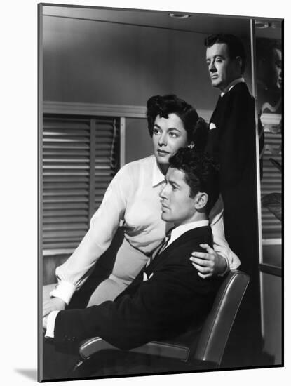 L'Inconnu du Nord-Express STRANGERS ON A TRAIN by AlfredHitchcock with Ruth Roman, Farley Granger a-null-Mounted Photo