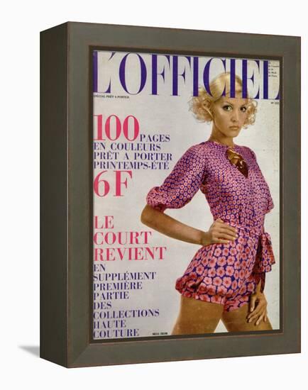 L'Officiel, 1971 - Modèle de Miss Dior Crêpe de Bianchini-Férier Imprimé Rosé Vif et Violet-Roland-Framed Stretched Canvas