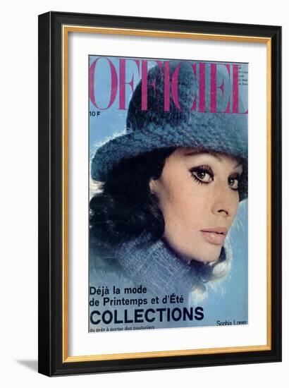 L'Officiel, 1975 - Sophia Loren, Chapeau de Jean Barthet, en Mousseline de Mohair Surpiquée-Guégan-Framed Premium Giclee Print