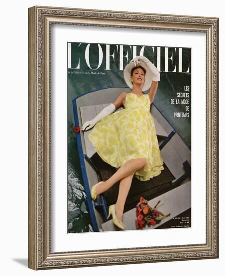 L'Officiel, April 1962 - Robe de Lanvin Castillo en Mousseline de Soie de Laurendeau et Cornet-Roland de Vassal-Framed Art Print