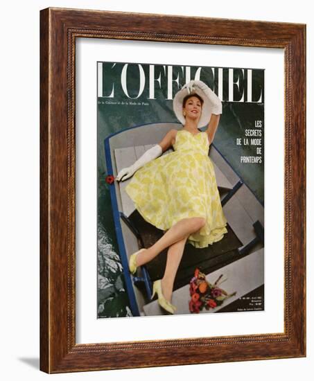 L'Officiel, April 1962 - Robe de Lanvin Castillo en Mousseline de Soie de Laurendeau et Cornet-Roland de Vassal-Framed Art Print