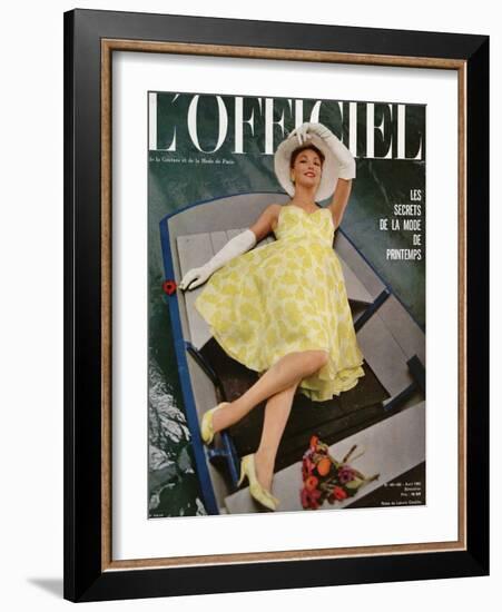 L'Officiel, April 1962 - Robe de Lanvin Castillo en Mousseline de Soie de Laurendeau et Cornet-Roland de Vassal-Framed Art Print