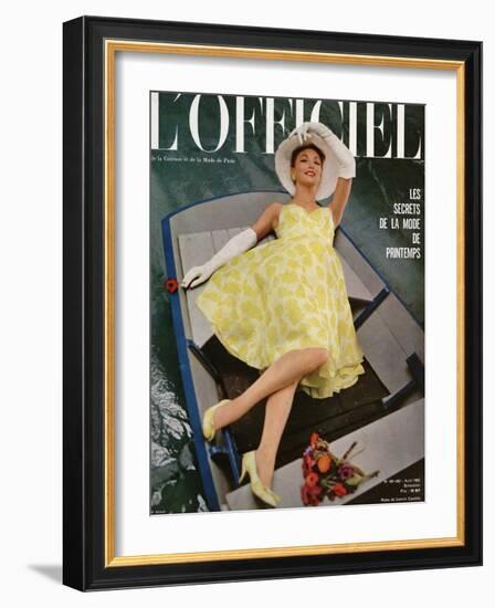 L'Officiel, April 1962 - Robe de Lanvin Castillo en Mousseline de Soie de Laurendeau et Cornet-Roland de Vassal-Framed Art Print