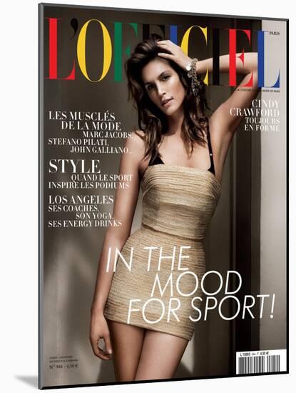 L'Officiel, April 2010 - Cindy Crawford-Paul Wetherell-Mounted Art Print