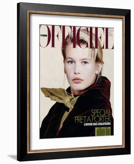 L'Officiel, August 1989 - Claudia Porte un Ensemble de Romeo Gigli-Pietro Privitera-Framed Art Print