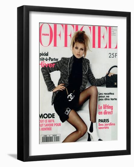 L'Officiel, August 1994 - Bridget Hall, Star Des Tops Models Porte Le Nouveau Chanel-Francesco Scavullo-Framed Art Print