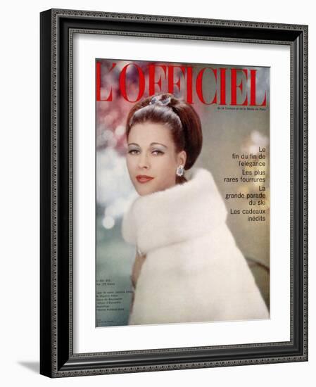 L'Officiel - Cape de Vison Jasmine Emba de Maurice Kotler, Bijoux de Boucheron-Arsac-Framed Art Print