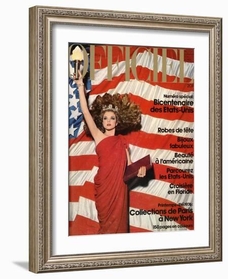 L'Officiel, December 1975 - Robe de Pierre Cardin en Crêpe Rouge d'Abraham, Bijoux de M. Gérard-Patrick Bertrand-Framed Art Print