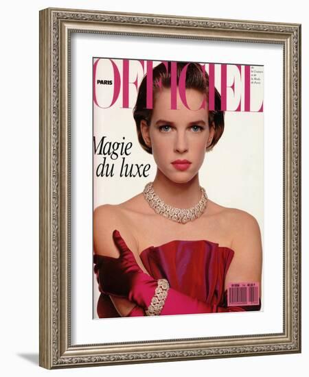 L'Officiel, December 1988 - Nicola Porte une Robe-Bustier de Givenchy-Hiromasa-Framed Art Print