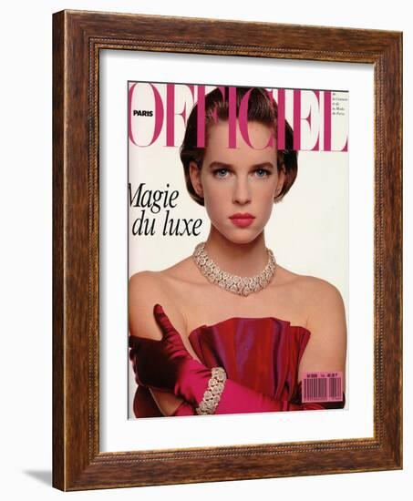 L'Officiel, December 1988 - Nicola Porte une Robe-Bustier de Givenchy-Hiromasa-Framed Art Print