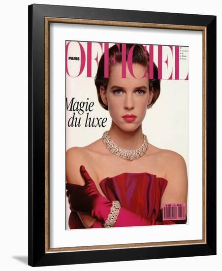 L'Officiel, December 1988 - Nicola Porte une Robe-Bustier de Givenchy-Hiromasa-Framed Art Print