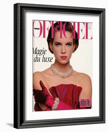 L'Officiel, December 1988 - Nicola Porte une Robe-Bustier de Givenchy-Hiromasa-Framed Art Print