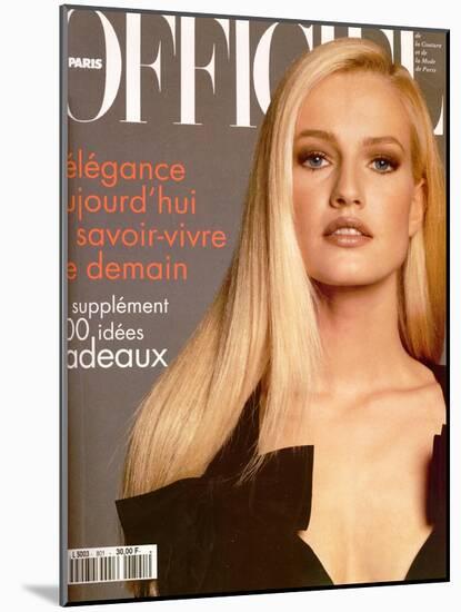 L'Officiel, December 1995 - Karen Mulder dans une Robe Yves Saint Laurent-Francesco Scavullo-Mounted Art Print