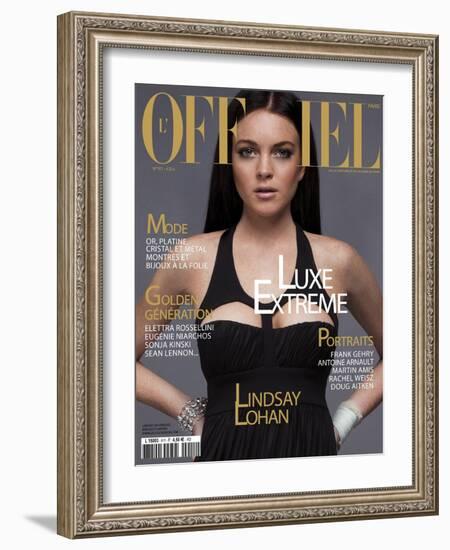 L'Officiel, December 2006 - Lindsay Lohan Porte une Robe en Jersey, Versace-null-Framed Art Print