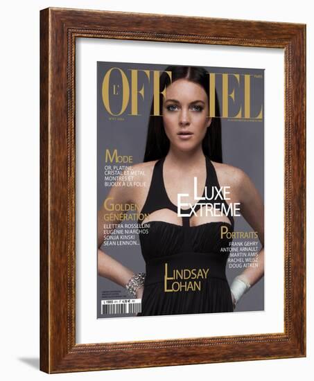 L'Officiel, December 2006 - Lindsay Lohan Porte une Robe en Jersey, Versace-null-Framed Art Print