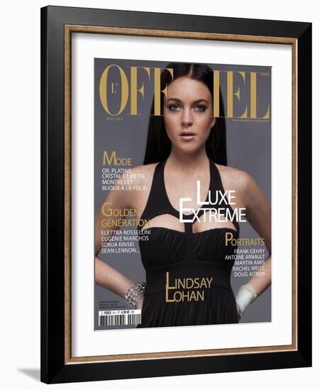 L'Officiel, December 2006 - Lindsay Lohan Porte une Robe en Jersey, Versace-null-Framed Art Print