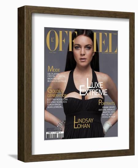 L'Officiel, December 2006 - Lindsay Lohan Porte une Robe en Jersey, Versace-null-Framed Premium Giclee Print